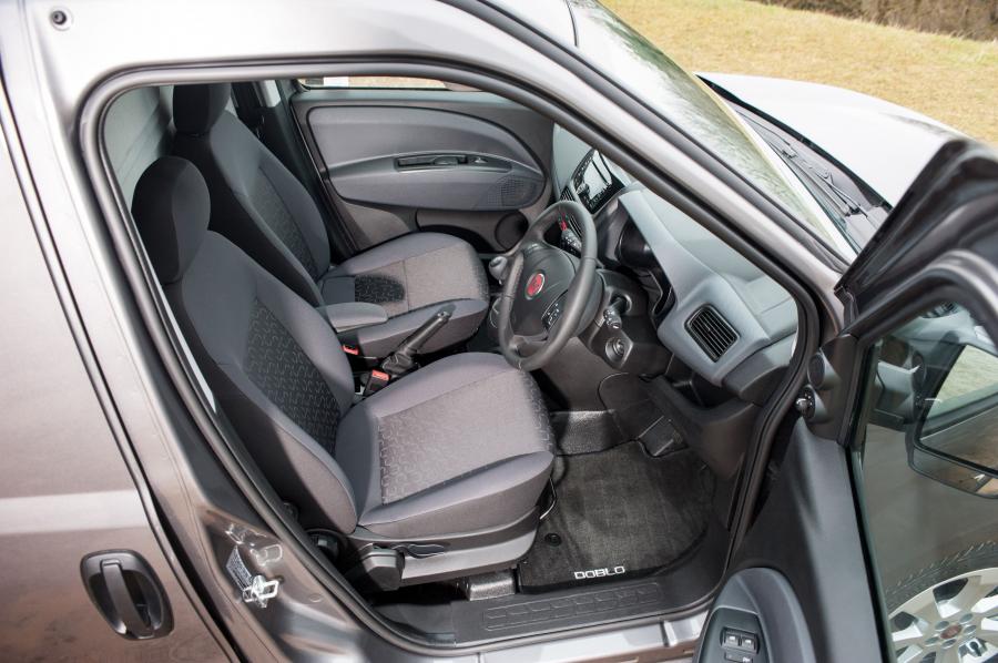  Fiat Doblo XL 2015 года  (UK) (фото 9 из 10)